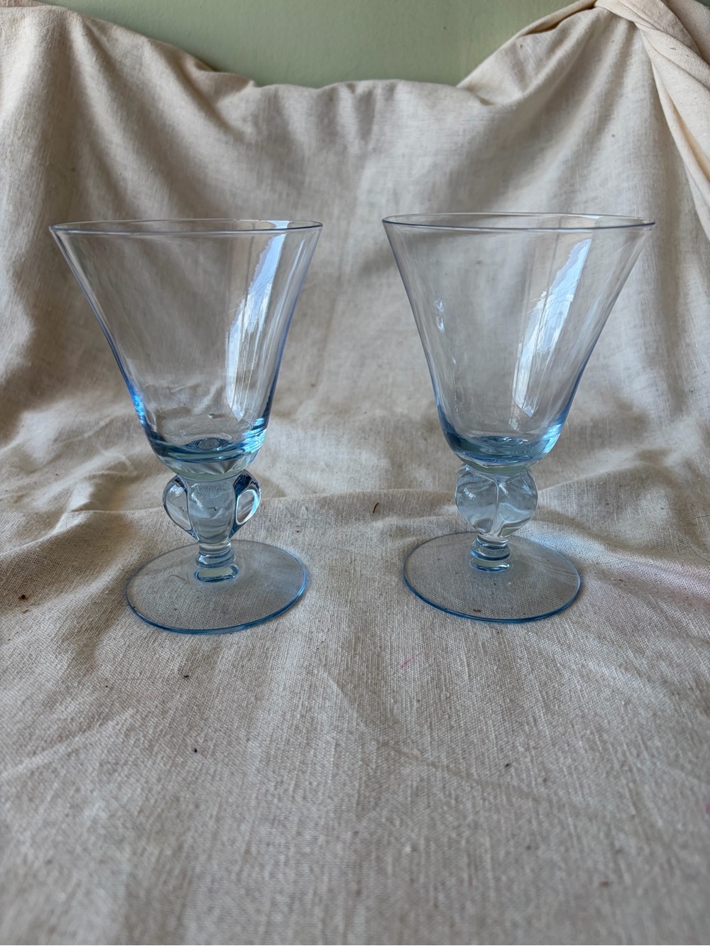 Posh Light Blue Stemmed Wine Glasses (Set of 2)